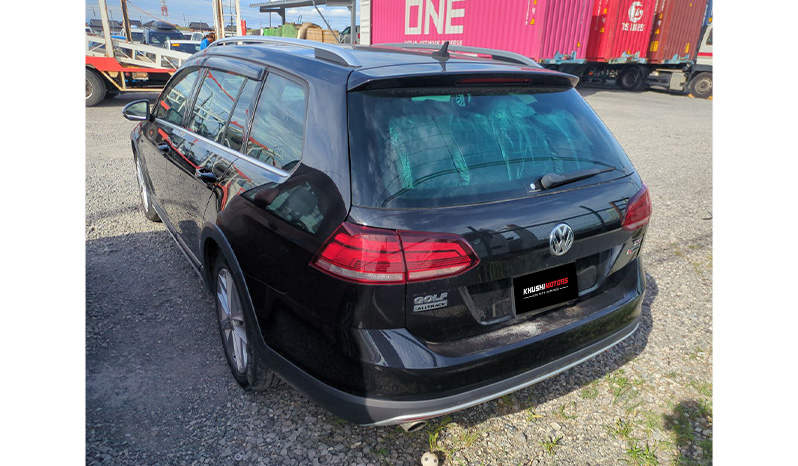 2018 Volkswagen Golf Alltrack TSI 4 motion image-3
