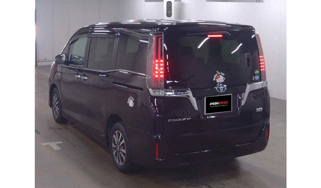 2018 Toyota Esquire Hybrid image-3