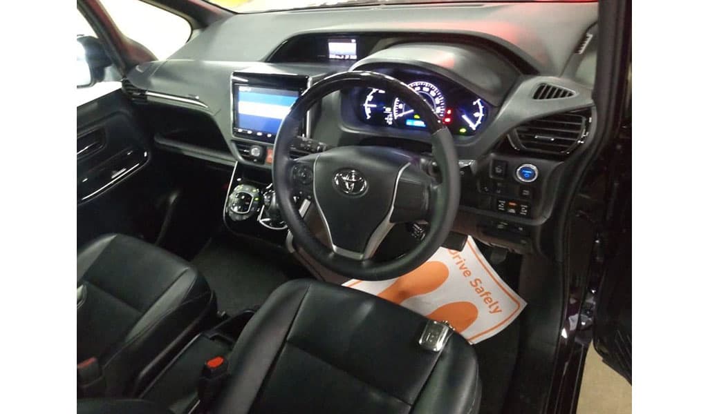 2018 Toyota Esquire Hybrid image-4