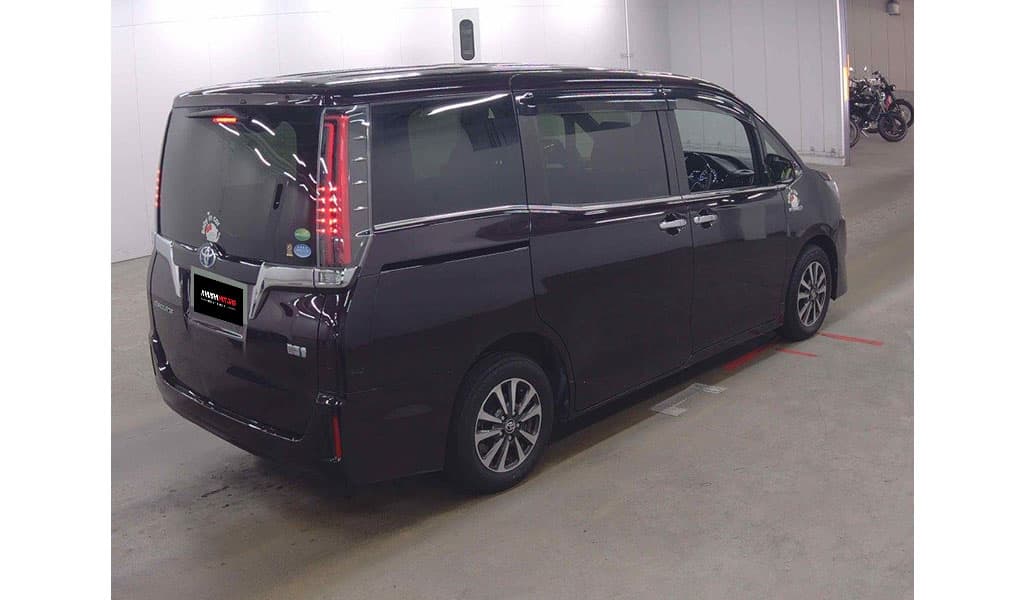 2018 Toyota Esquire Hybrid image-5