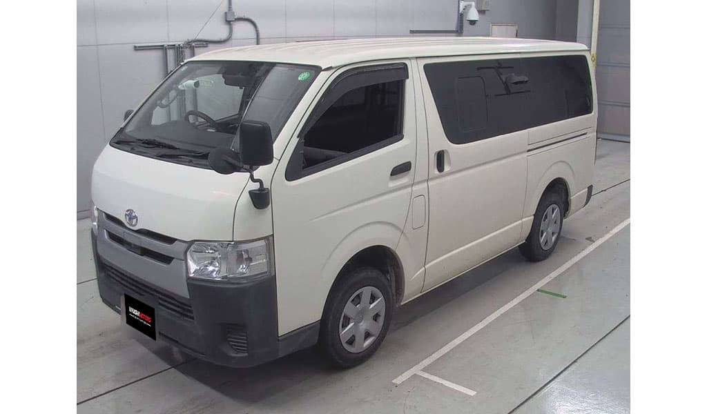 2018 Toyota Regius Van Long DX image-2