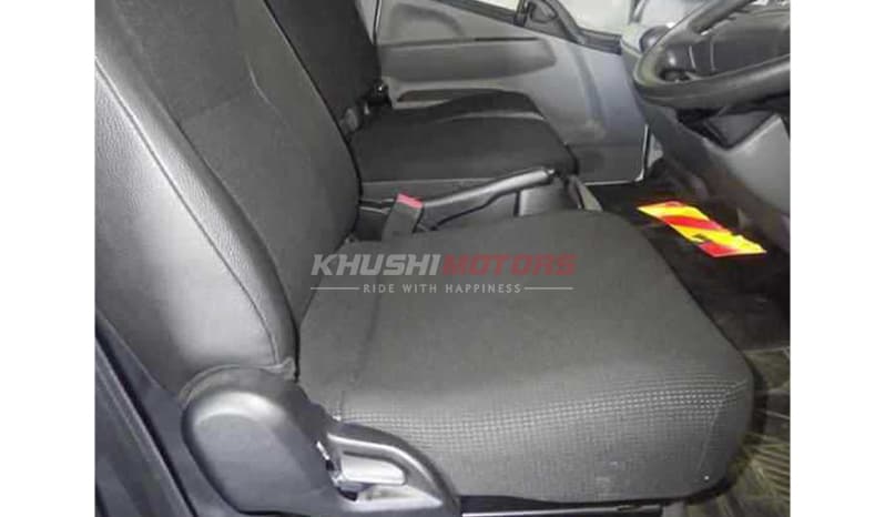 2020 Mitsubishi Fuso 4 Ton image-3
