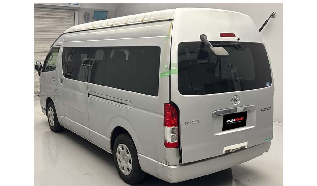 2018 Toyota Hiace Grand Cabin image-3