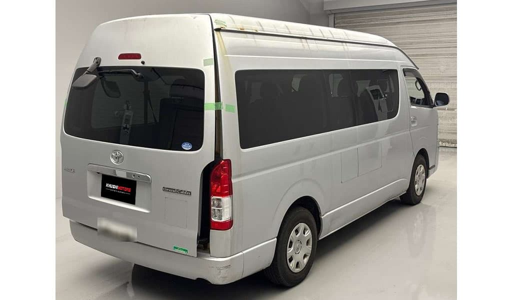 2018 Toyota Hiace Grand Cabin image-4