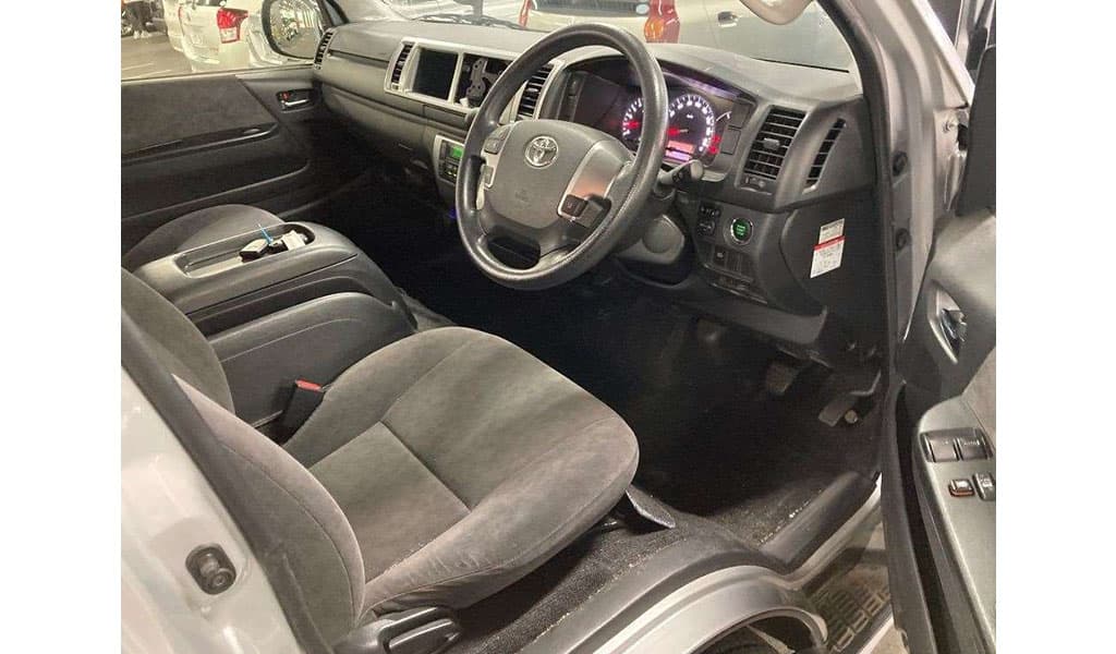 2018 Toyota Hiace Grand Cabin image-6