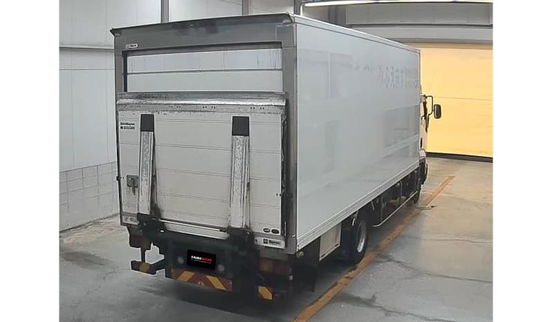 2018 Isuzu Forward 2.4 Ton image-2