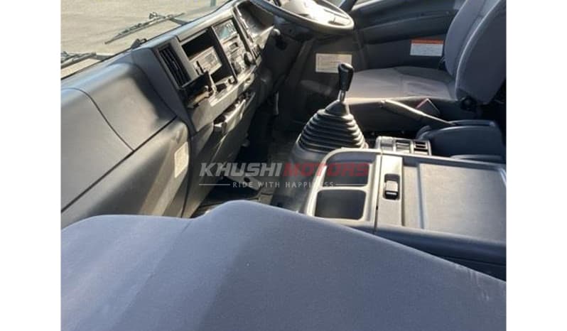 2018 Isuzu Forward 4.5 Ton image-3