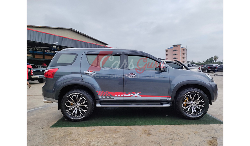 2016 Isuzu MUX image-5