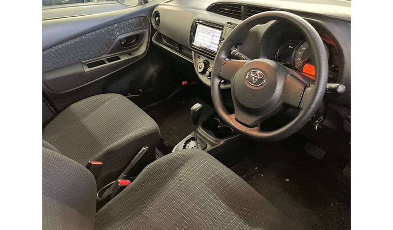 2018 Toyota Vitz F M Package image-5
