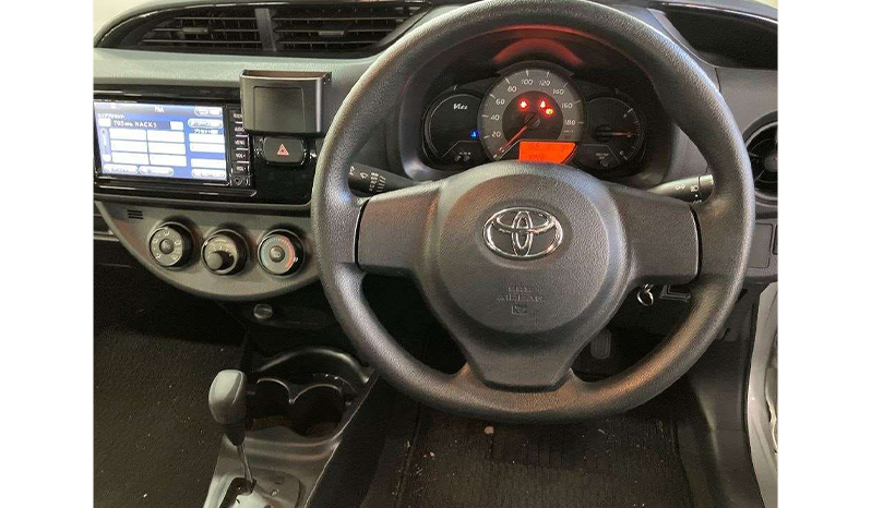 2018 Toyota Vitz F M Package image-6