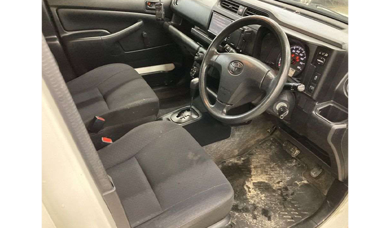 2018 Toyota Succeed UL image-5