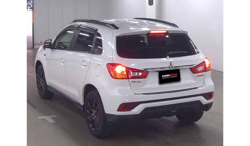 2018 Mitsubishi Rvr image-2