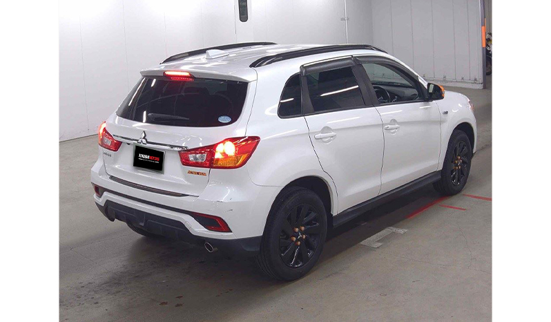 2018 Mitsubishi Rvr image-4