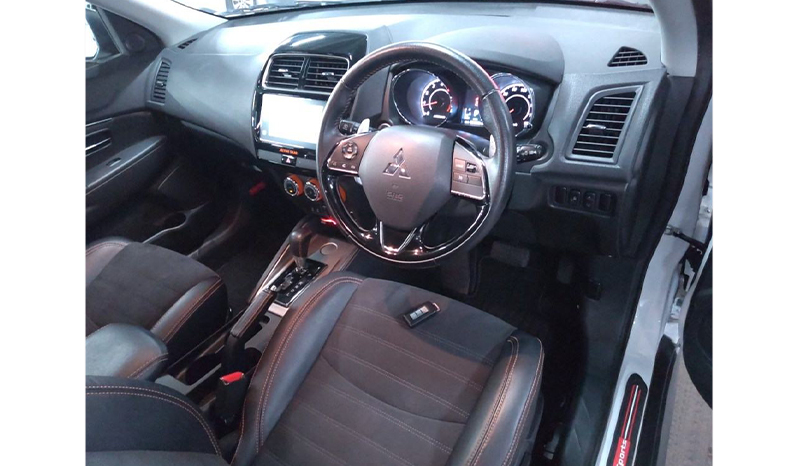 2018 Mitsubishi Rvr image-5