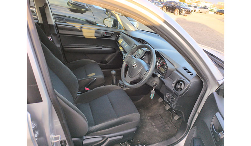 2019 Toyota Vitz F image-4