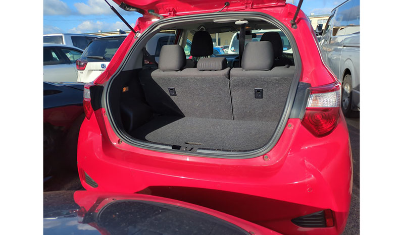2019 Toyota Vitz F image-10