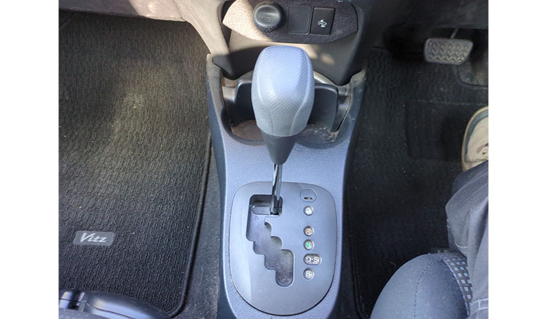 2019 Toyota Vitz F image-13