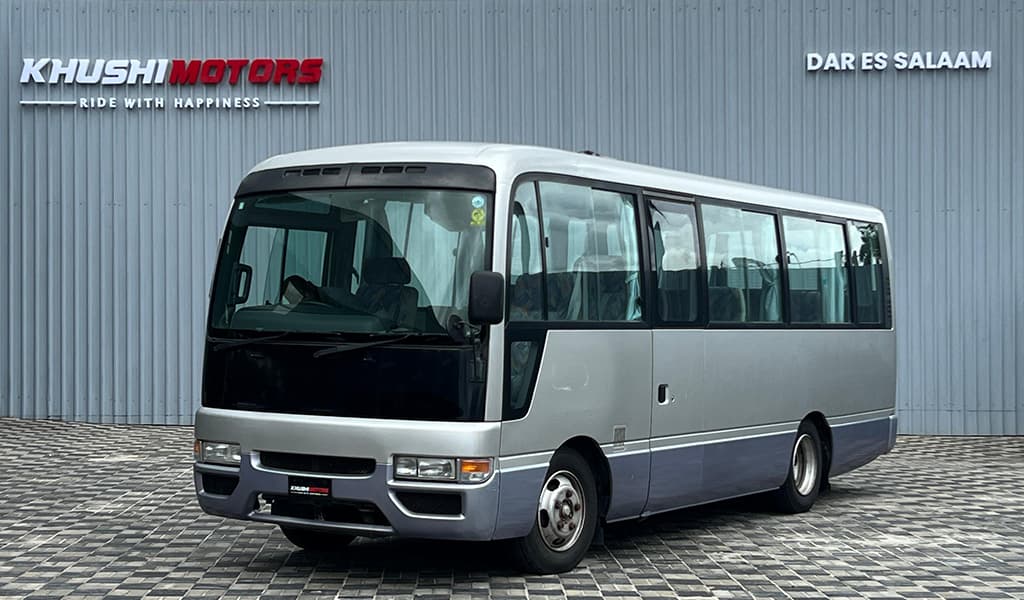 2001 Nissan Civilian image-9