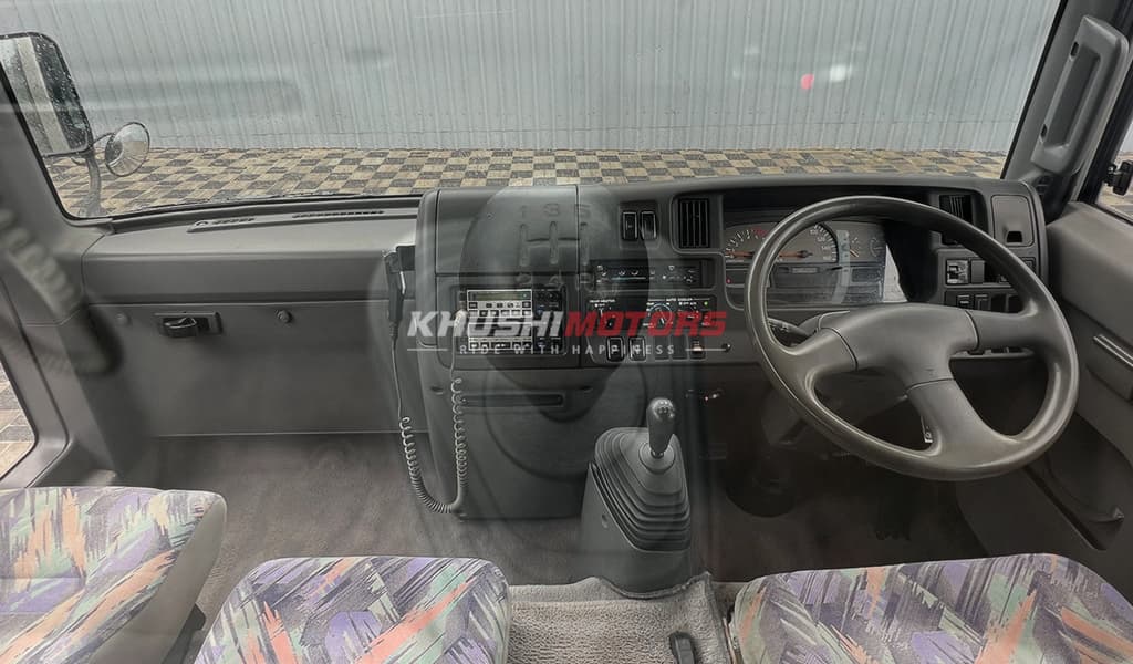 2001 Nissan Civilian image-12