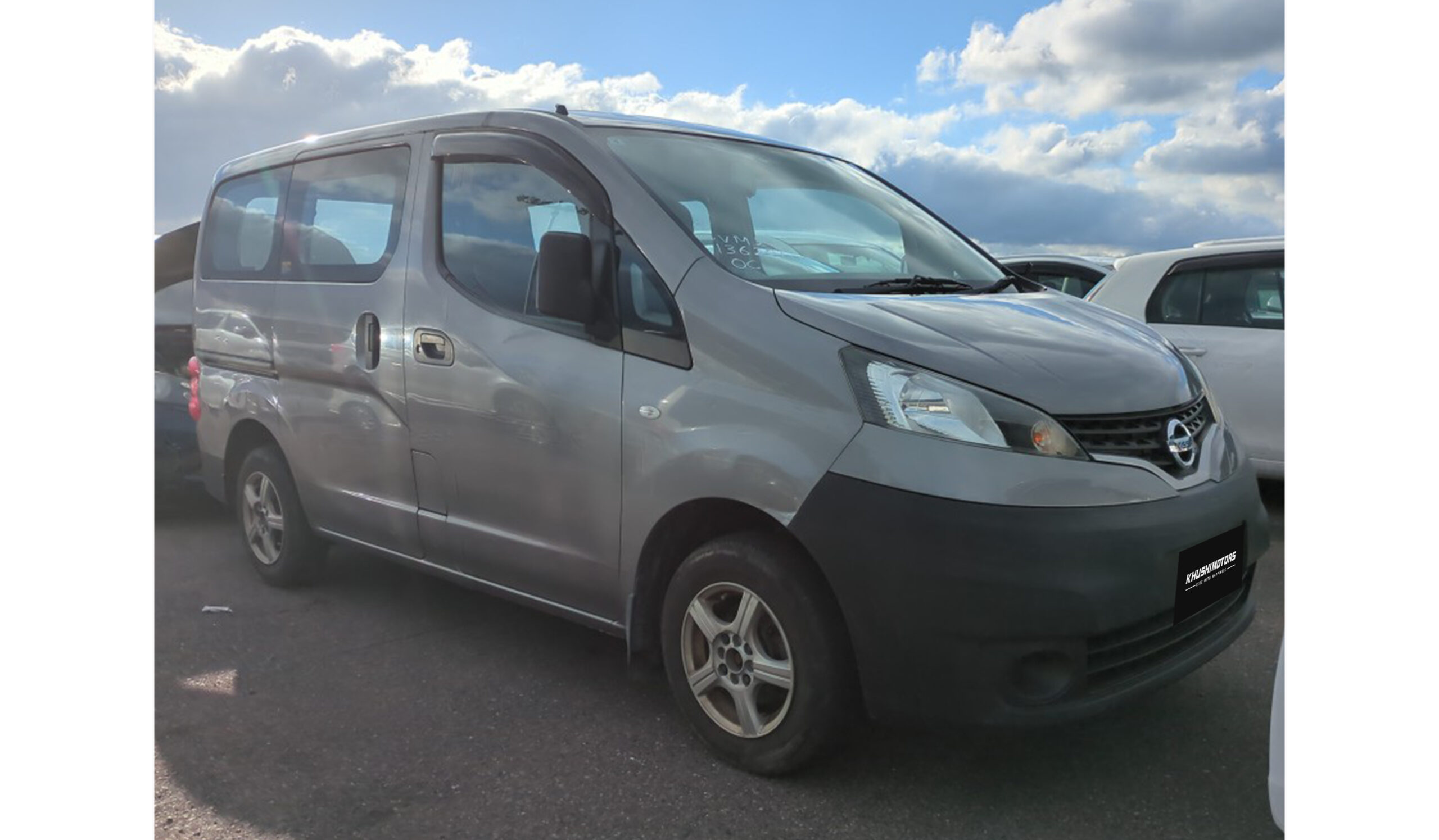 2019 Nissan NV200 DX image-1