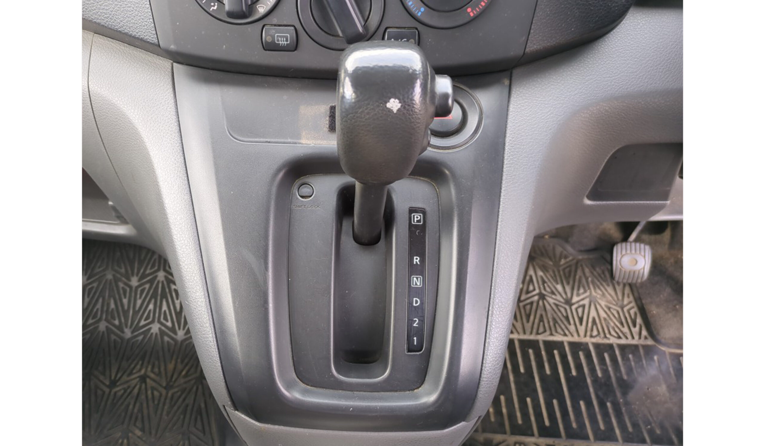 2019 Nissan NV200 DX image-5