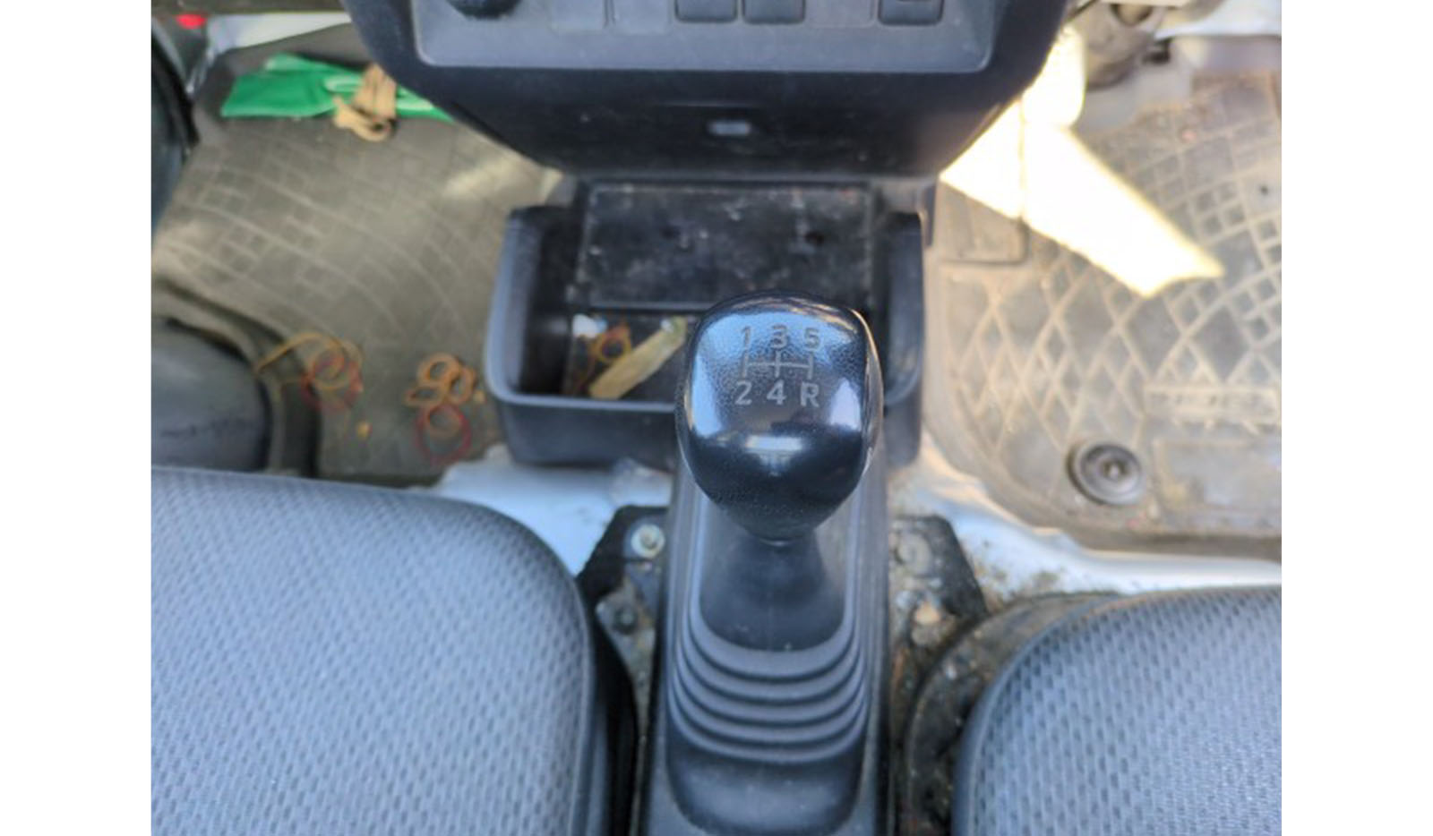 2019 Daihatsu Hijet 0.35 Ton image-2