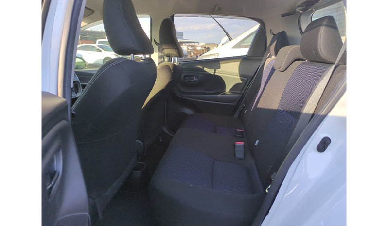 2019 Toyota Vitz F image-6