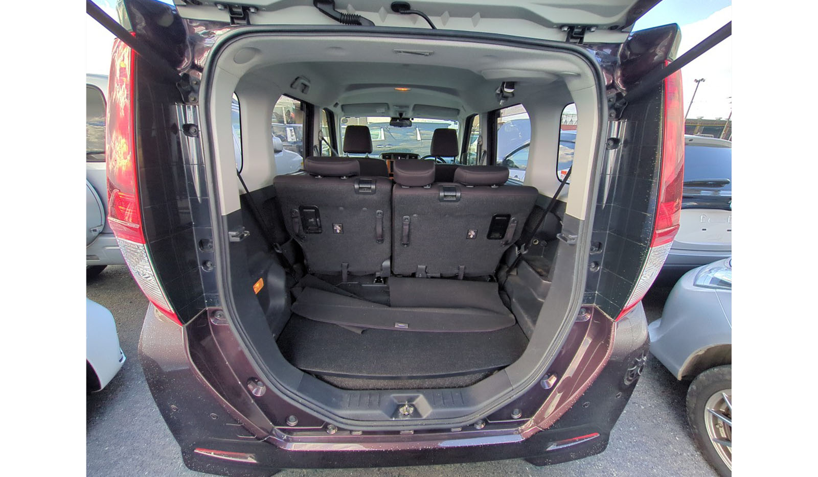 2019 Toyota Roomy G image-2