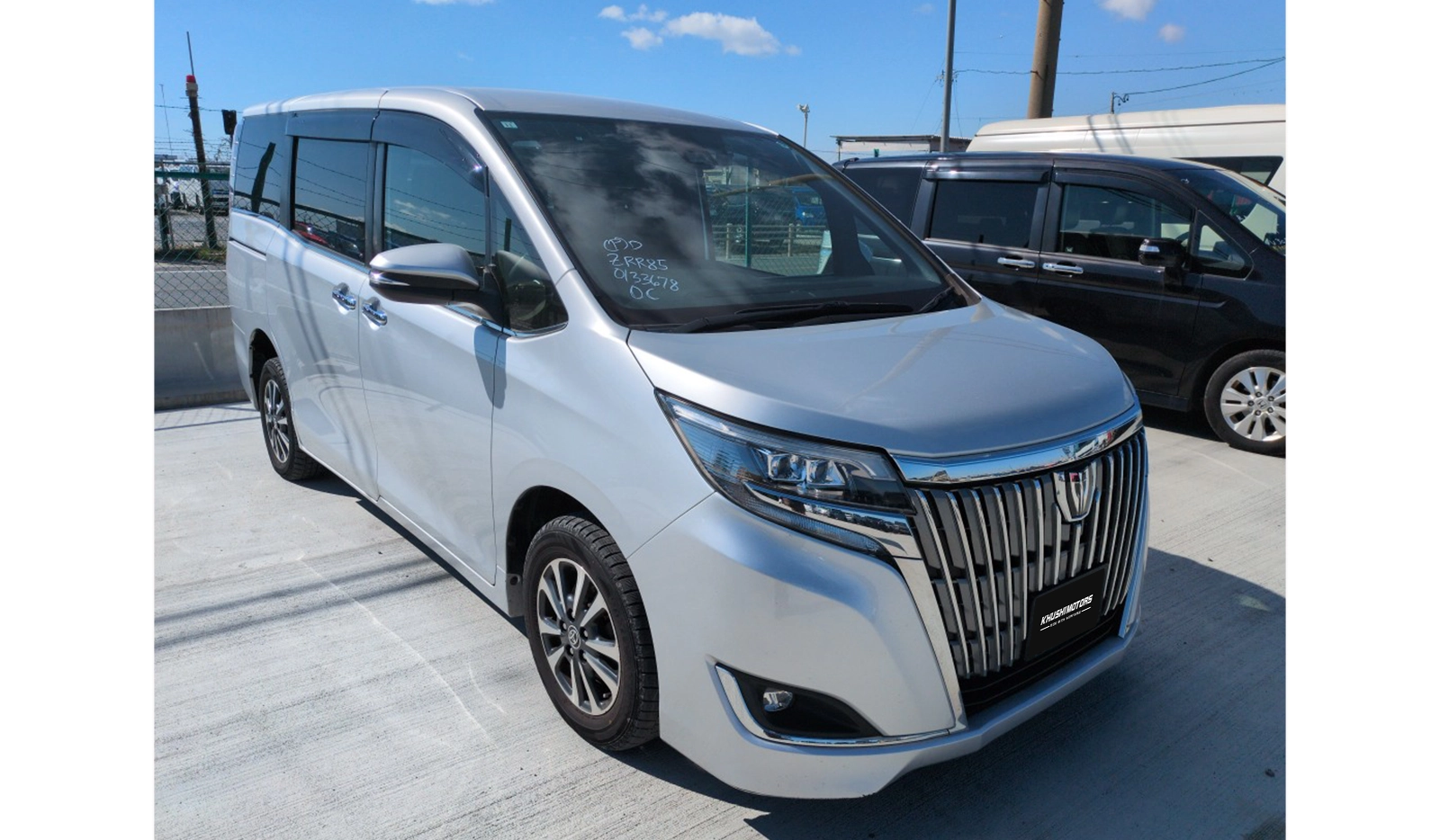 2019 Toyota Esquire Multiutility image-1