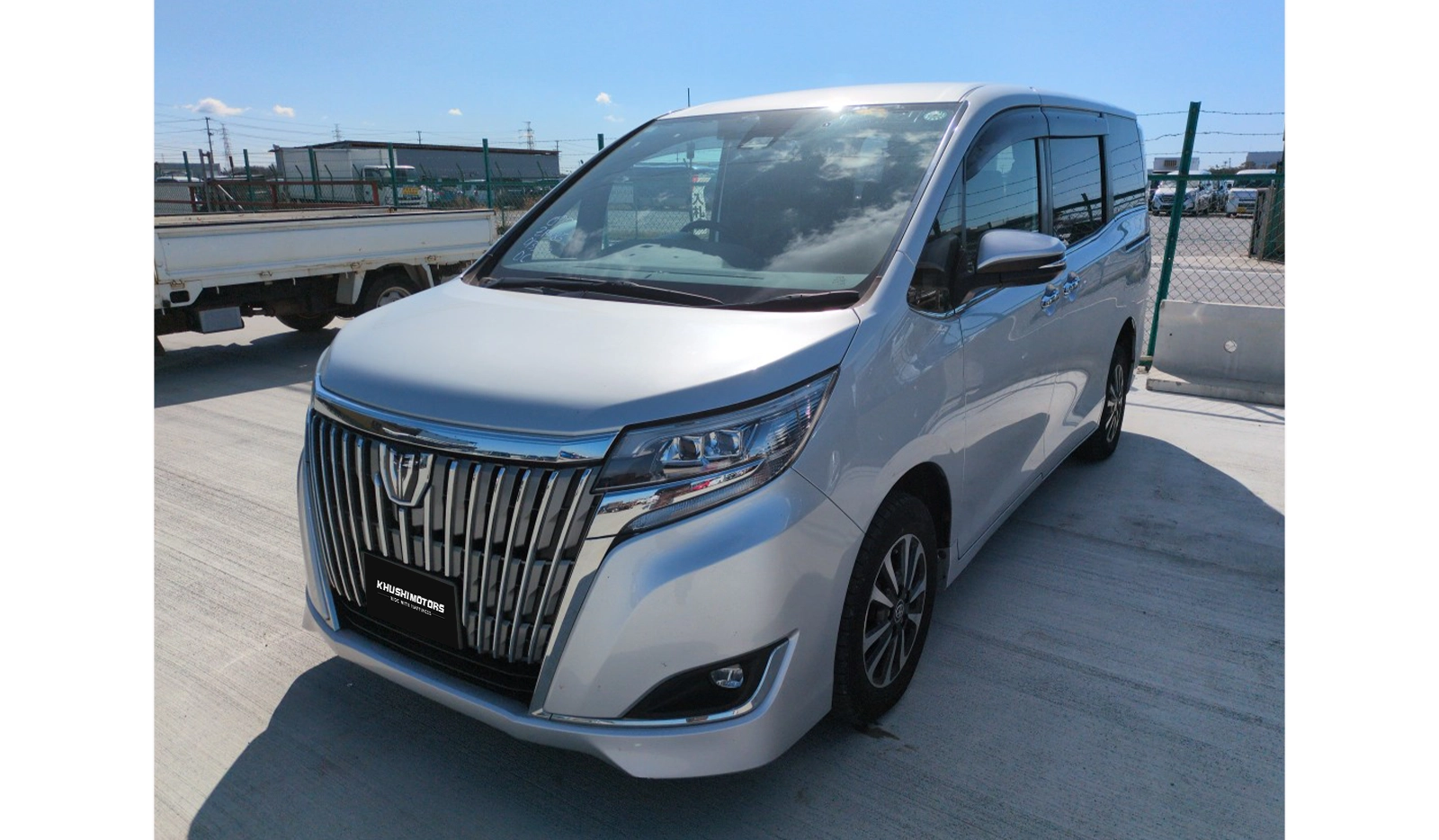 2019 Toyota Esquire Multiutility image-9