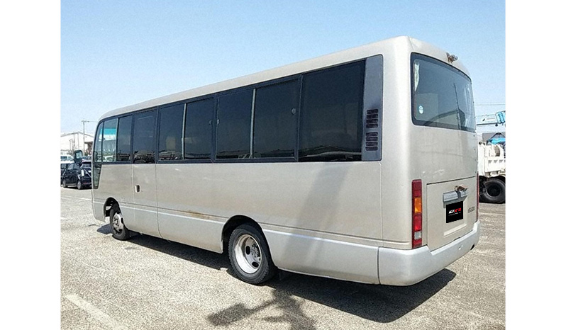 2000 Isuzu Journey image-4