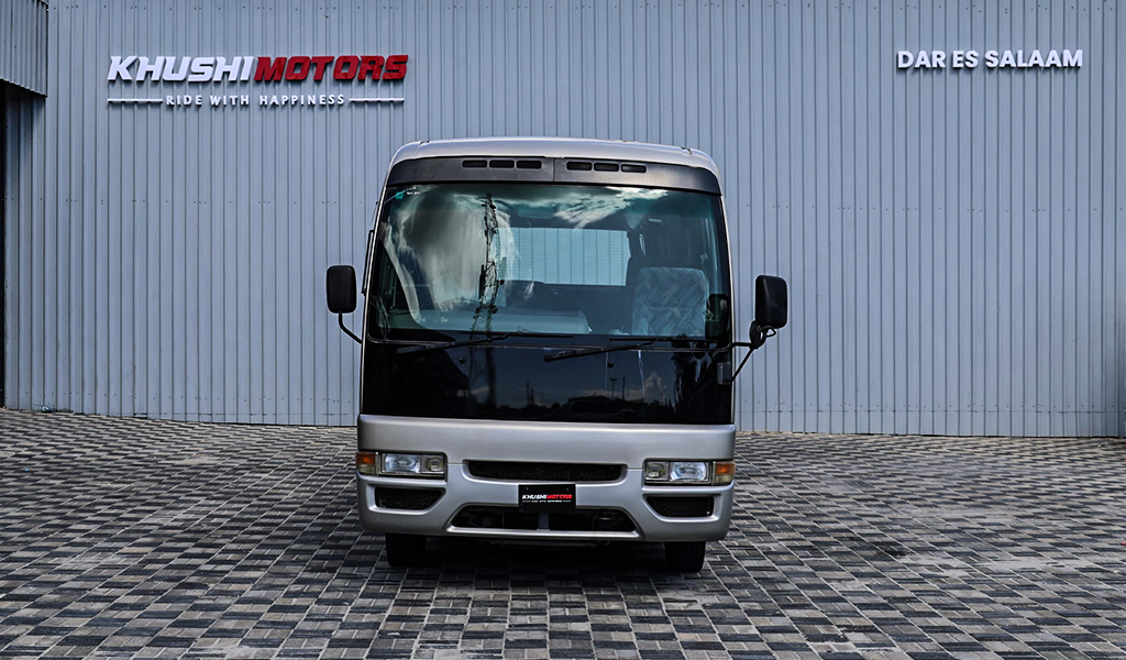 2000 Isuzu Journey image-8