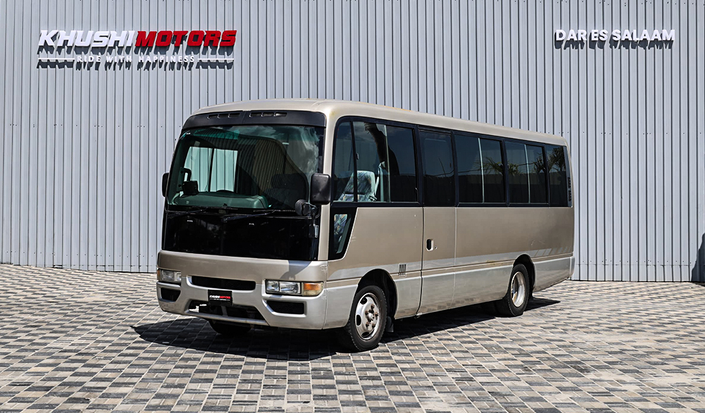 2000 Isuzu Journey image-9