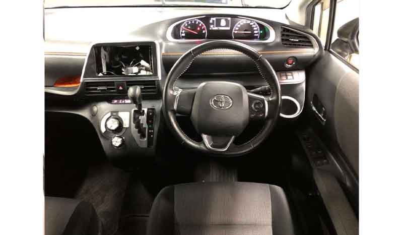 2019 Toyota Sienta Fan Base image-7