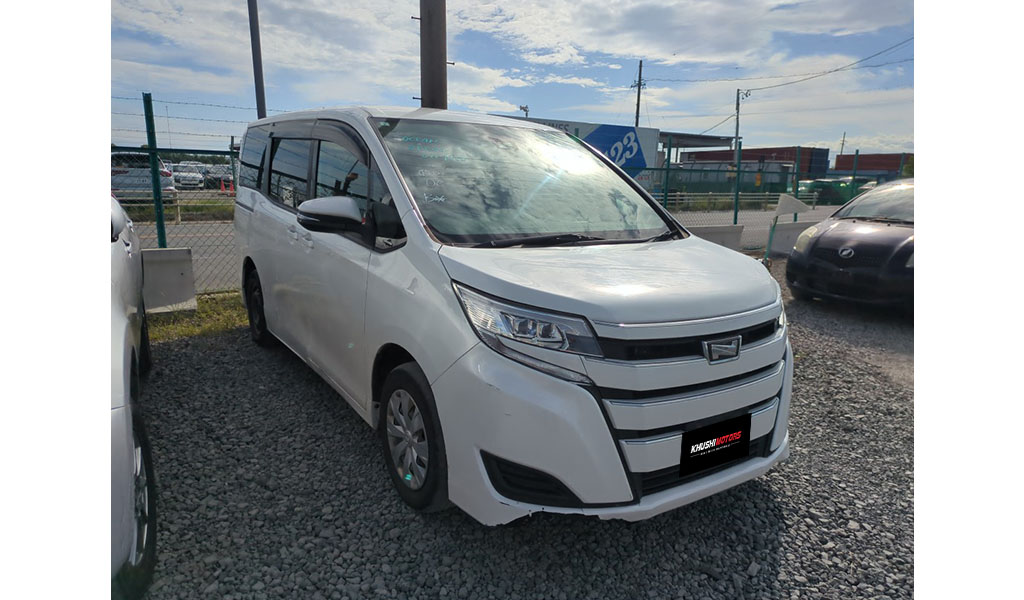 2019 Toyota Noah image-1