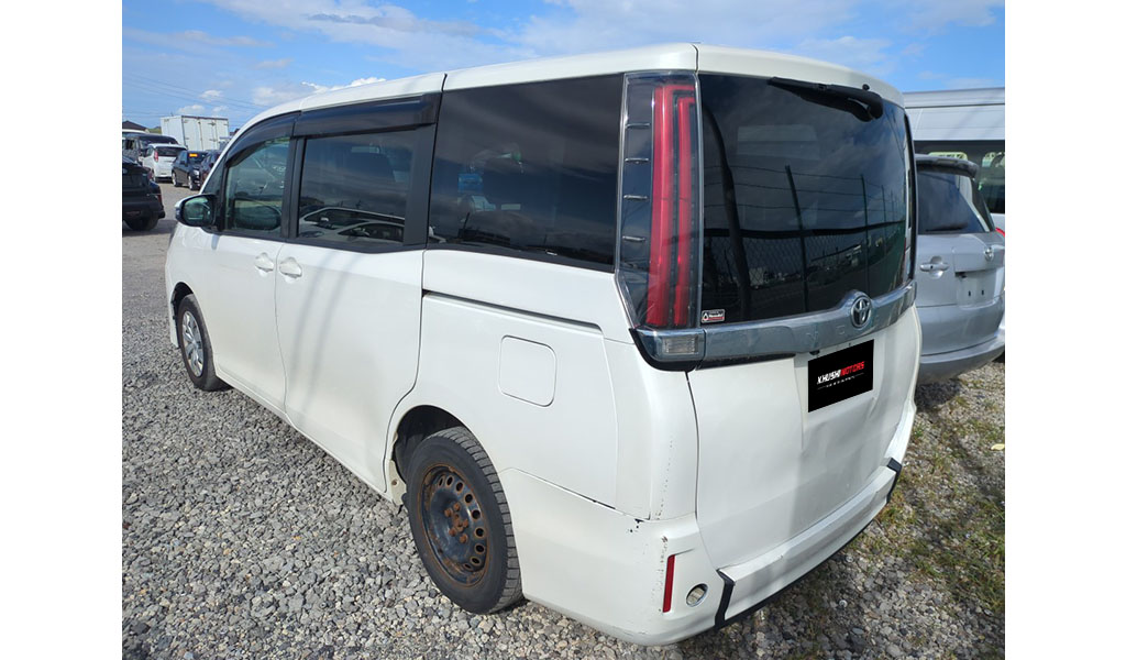 2019 Toyota Noah image-3