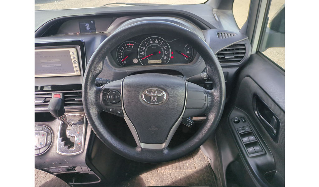 2019 Toyota Noah image-6