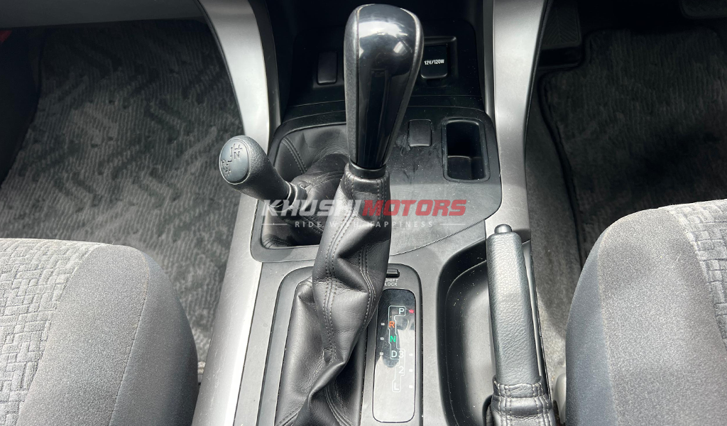 2004 Toyota Land Cruiser Prado image-12