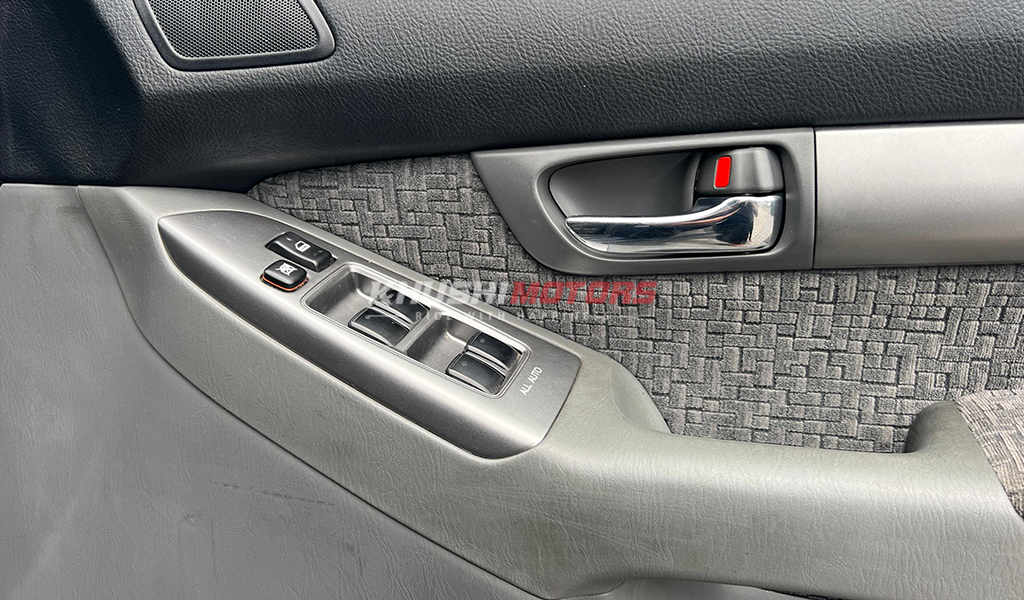 2004 Toyota Land Cruiser Prado image-13