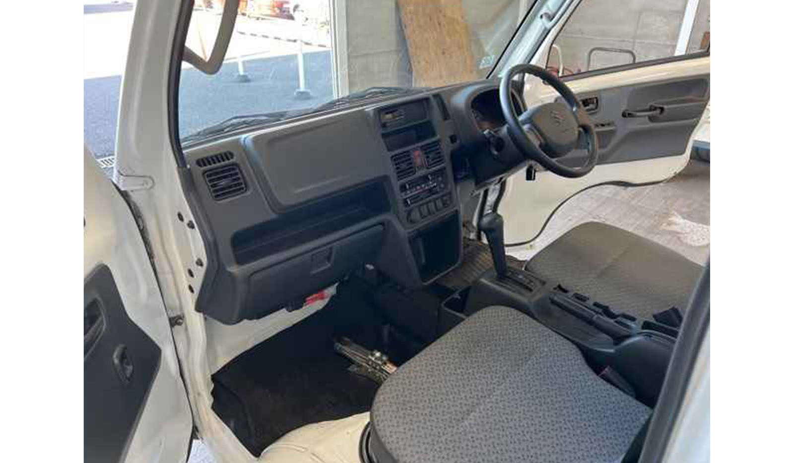 2019 Suzuki Carry Truck TOKUSOU BASE image-2