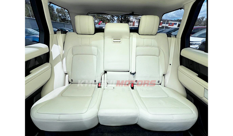 2019 Land Rover Range Rover SVO Edition Vogue image-2