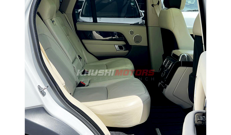 2019 Land Rover Range Rover SVO Edition Vogue image-3