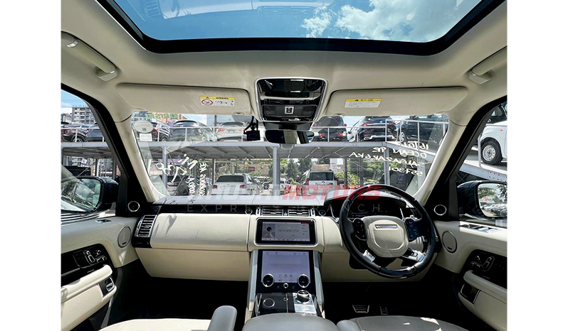 2019 Land Rover Range Rover SVO Edition Vogue image-10