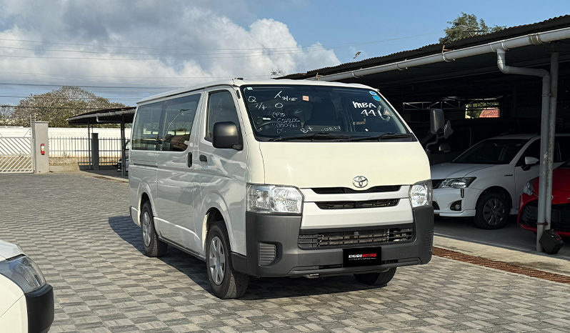 2018 Toyota Hiace DX image-1