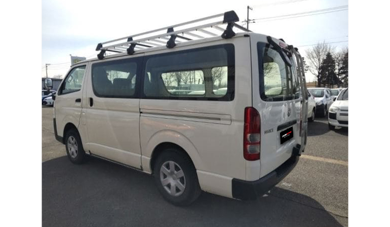 2018 Toyota Hiace DX image-4