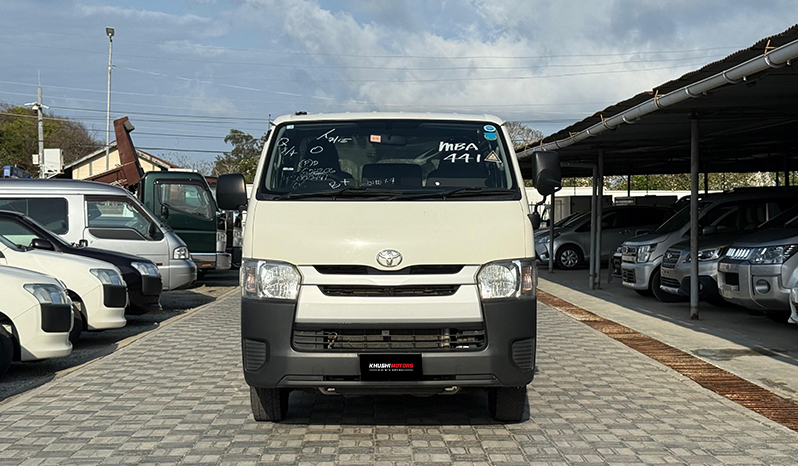 2018 Toyota Hiace DX image-7