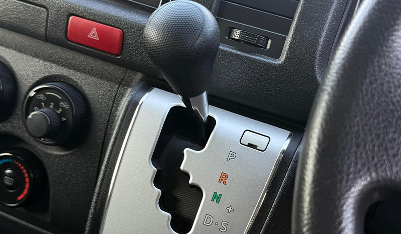 2018 Toyota Hiace DX image-15