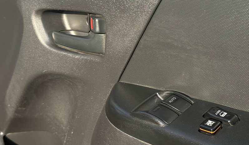 2018 Toyota Hiace DX image-16
