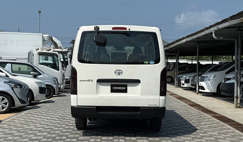 2018 Toyota Hiace DX image-5