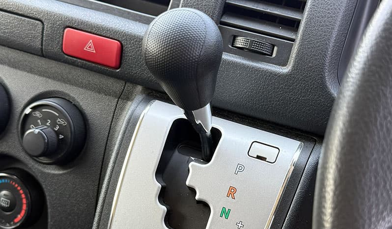 2018 Toyota Hiace DX image-9